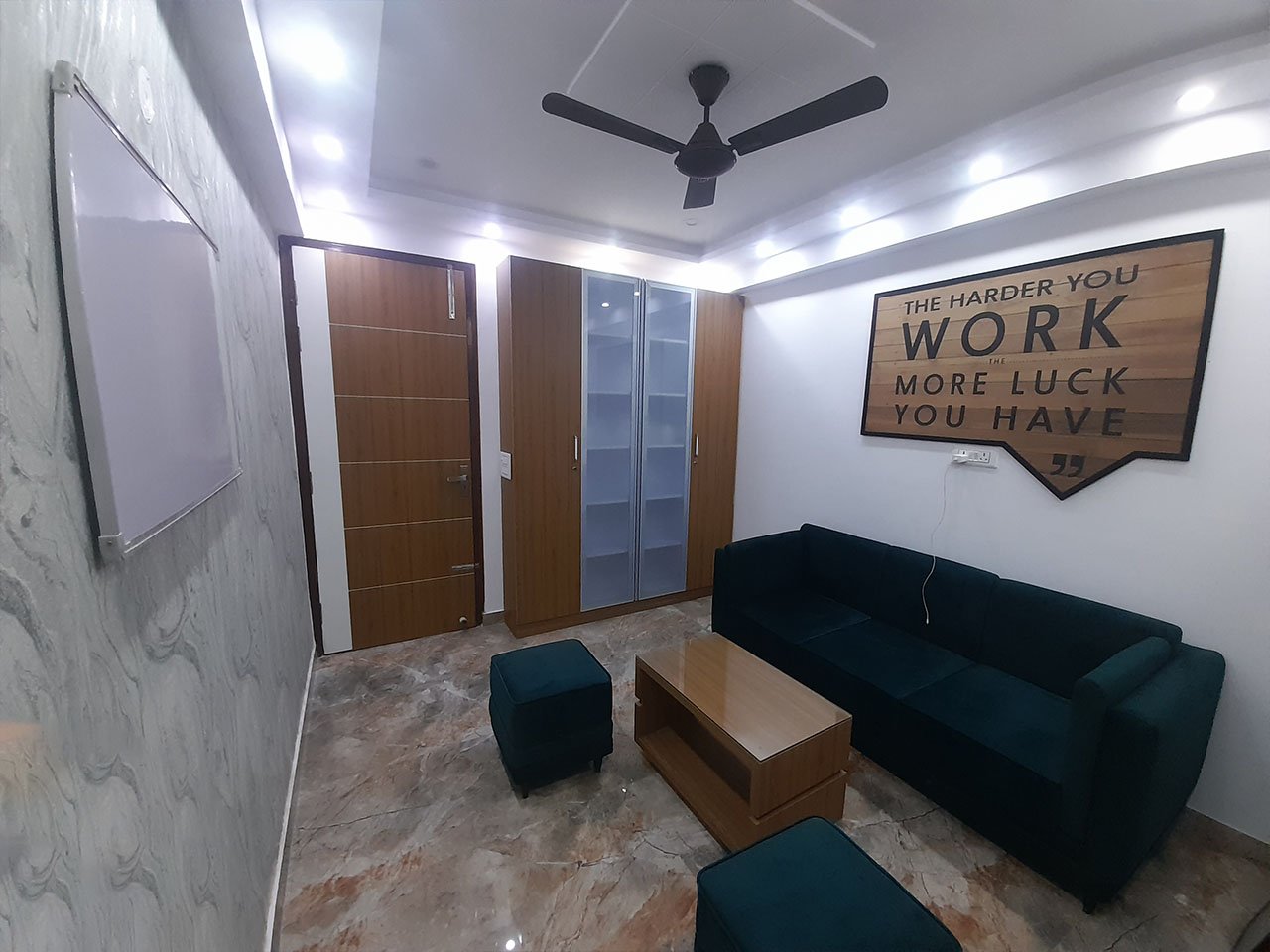 OfficeInteriorDesign04