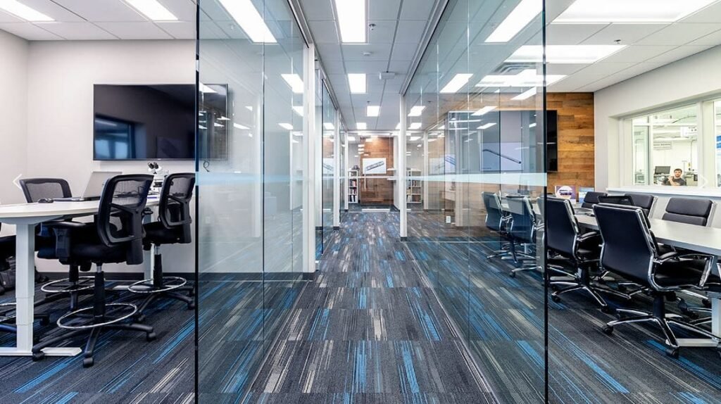 "Creating Inspiring Workspaces: Best Office Interior Design Services in Delhi"