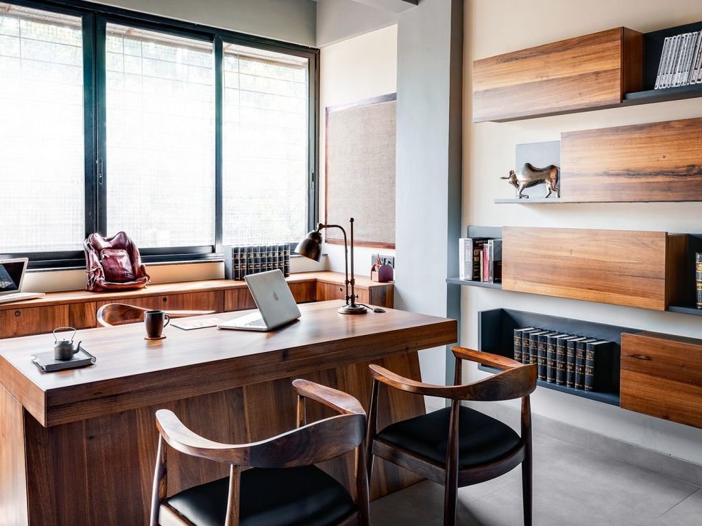 "Elevate Workspaces: Bespoke Office Interior Decor Solutions for Inspired Corporate Environments and Enhanced Productivity"